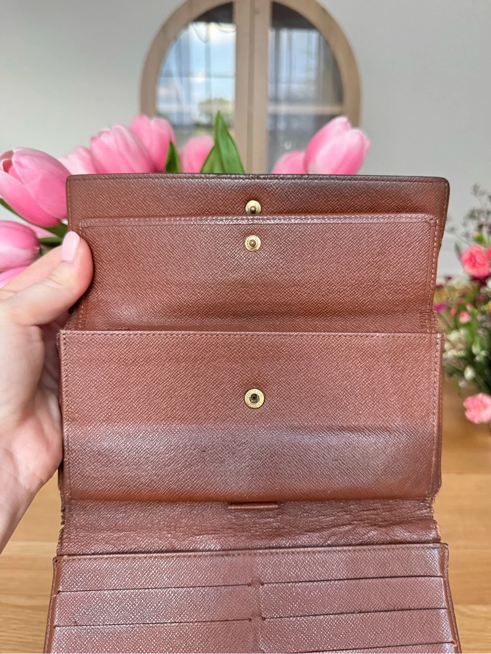 ✅AUTH✅LOUIS VUITTON WALLET IN A CHAIN